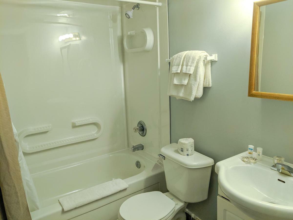 Skyline Motel Fredericton Ngoại thất bức ảnh