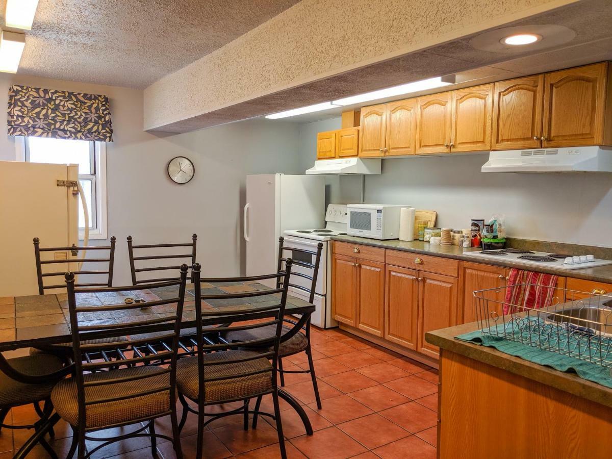 Skyline Motel Fredericton Ngoại thất bức ảnh