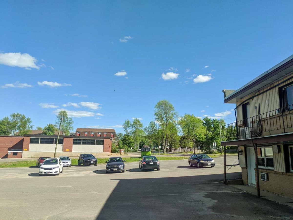 Skyline Motel Fredericton Ngoại thất bức ảnh